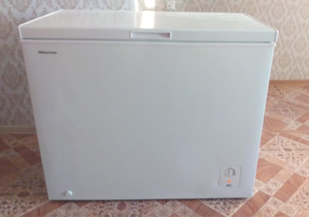 Продам морозильник Hisense