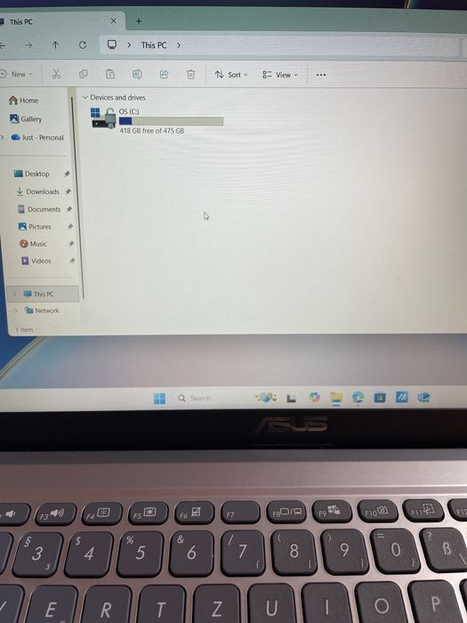 Asus Vivobook 15"7 Full HD , i3 , 8Gb DDR , 512 SSD