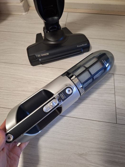 Aspirator vertical cu acumulator 2in1 Bosch