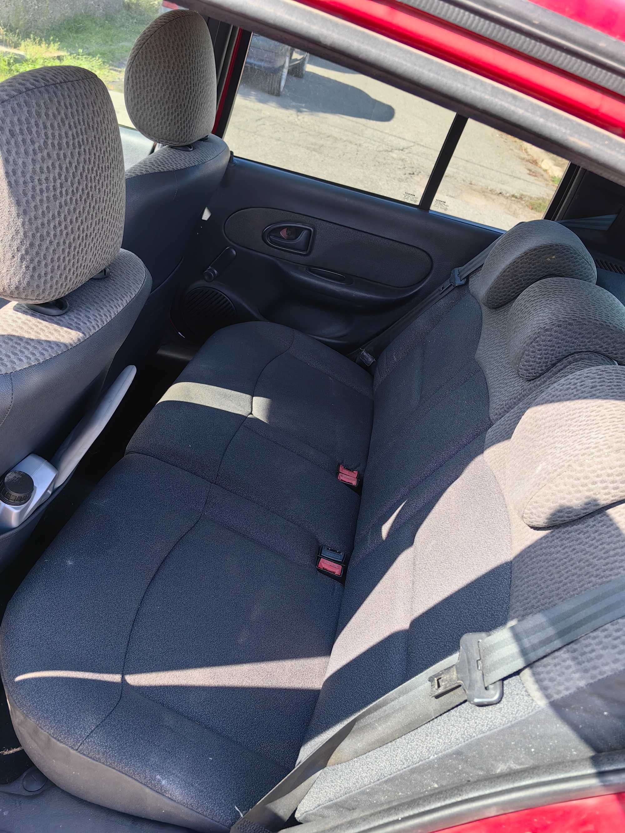 Продавам Рено Клио 1.5dci 65hp и 82 коня на части