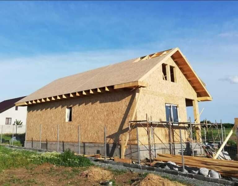 Casa modulara si garaje auto din structura metalica si panou sandwich