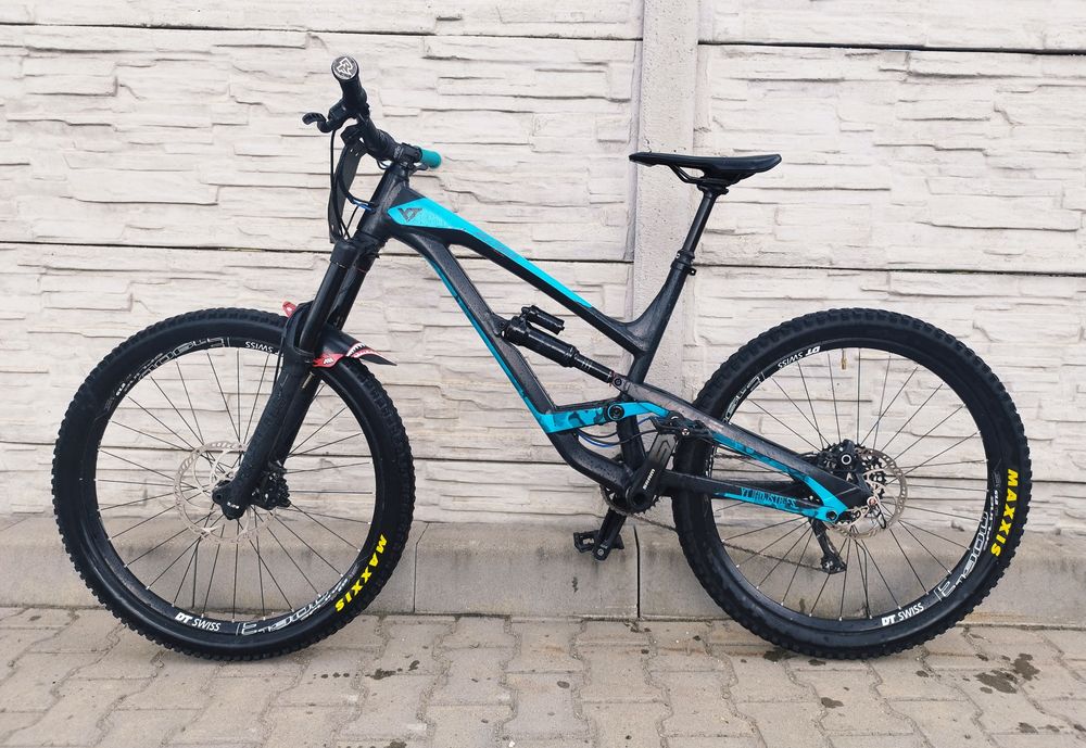 Bicicletă YT Capra 27" AL 2018, Negru Perlat/Albastru Turcoaz.