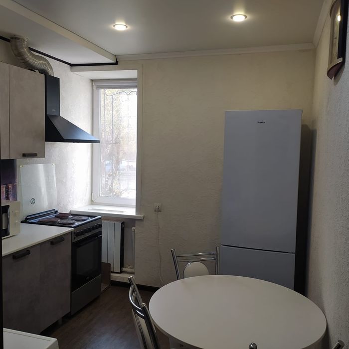 Продам 2 ком квартиру 1/3 р-он м.Северный.