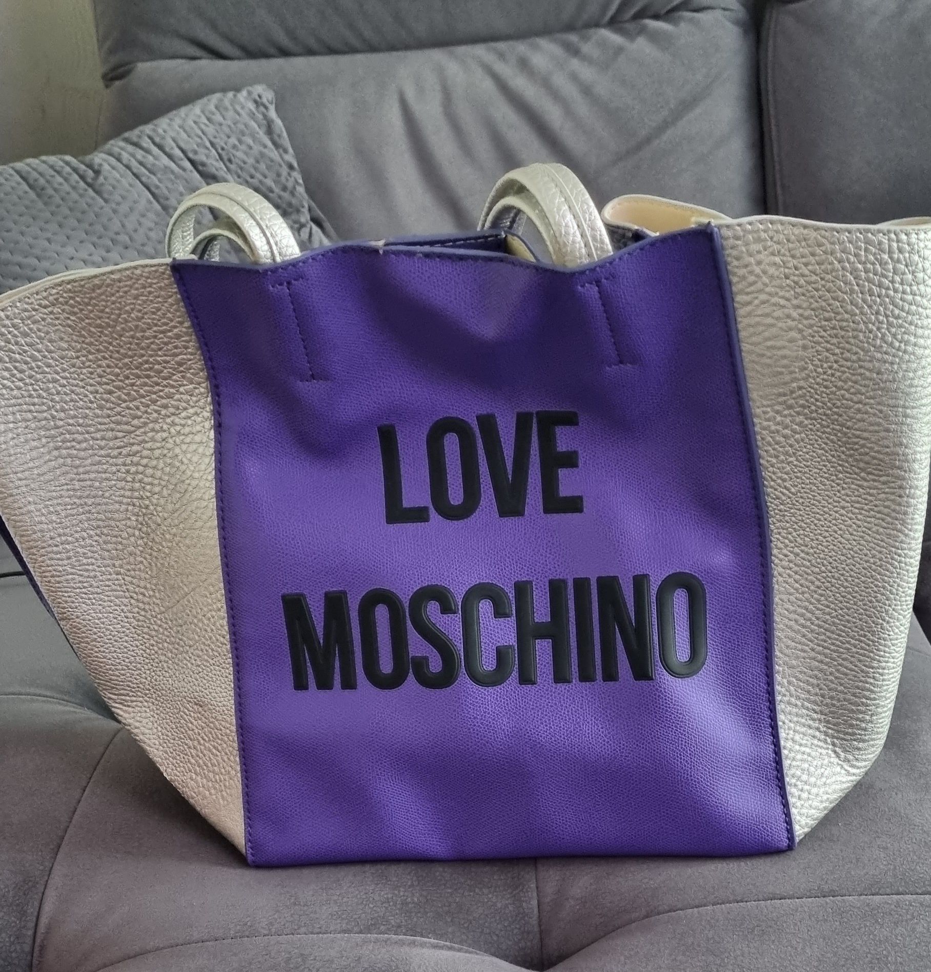 Оригинална дамска чанта Love Moschino
