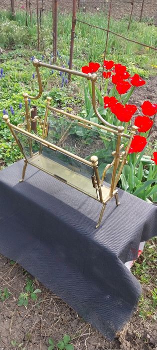 Suport pt.ziare si reviste, alamă