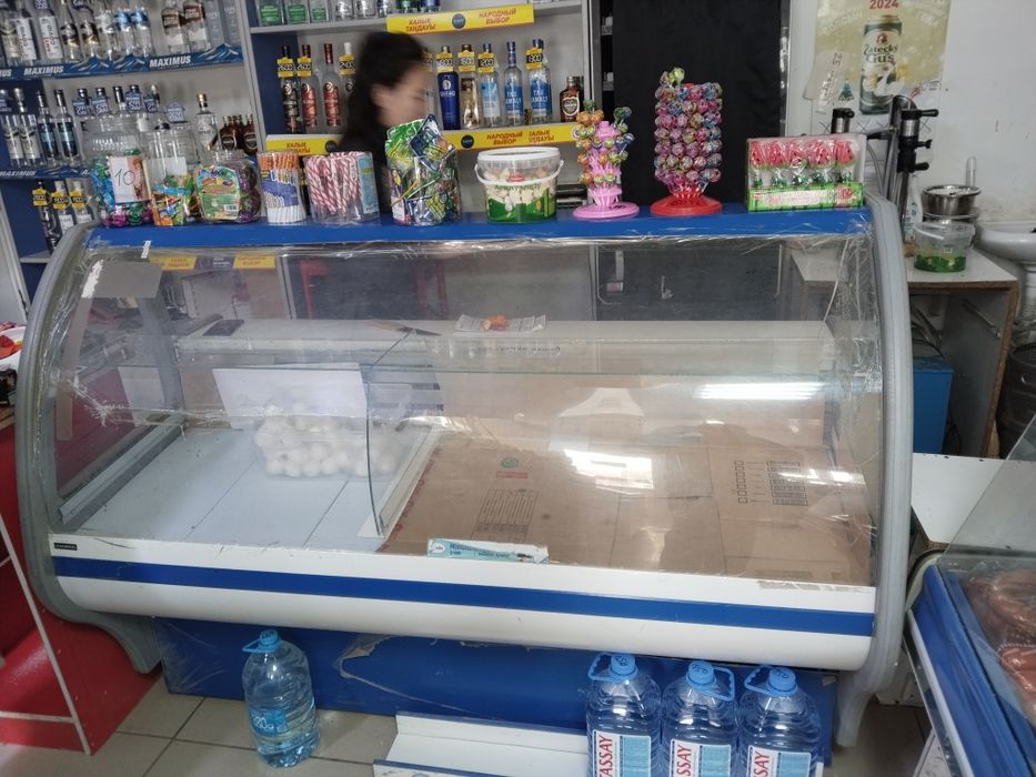 Витрина холодильник