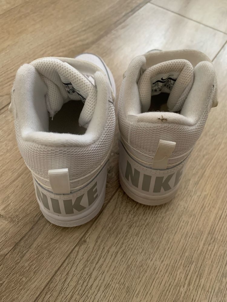 Adidasi Nike gheata albi, marimea 29, 5 cm - noi