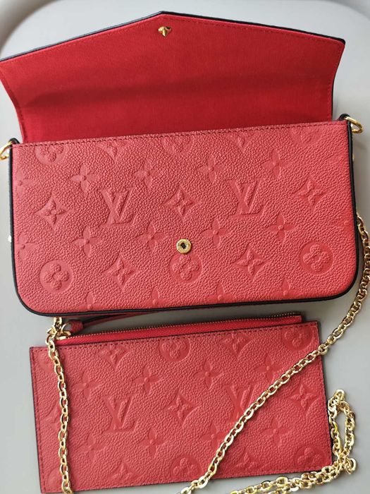 Louis Vuitton Чанта от Емблематичната Релефна Зърнеста Телешка Кожа