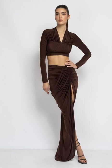 Cliche Сет от къса блуза и пола с набори в кафяво