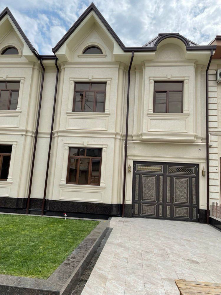 ПРОДАЁТСЯ НОВЫЙ ЕВРОДОМ на Саламатина Яккасарайский район 1,5 соток