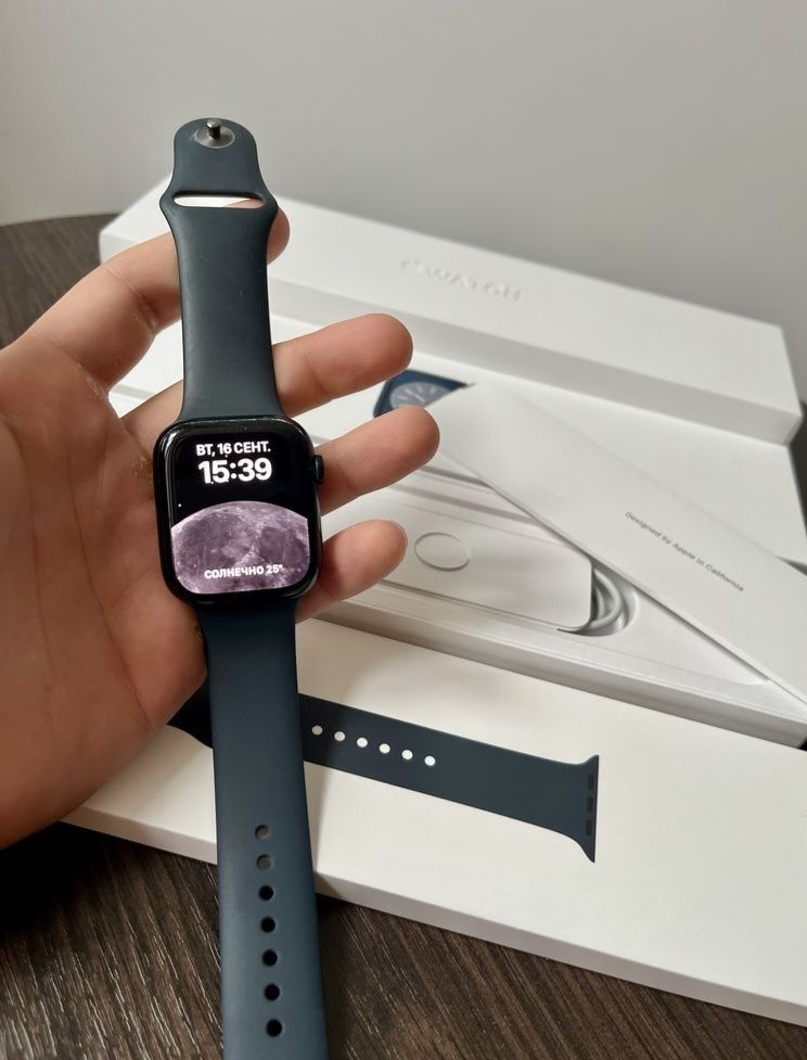 Apple watch 8 45mm Midnight Идеал Состояния Полни комплект Акб 100%