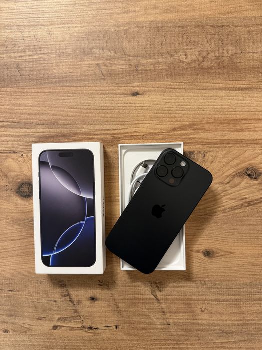 IPhone 16 PRO MAX 26 зареждания Гаранционен като НОВ ! Black Titanium