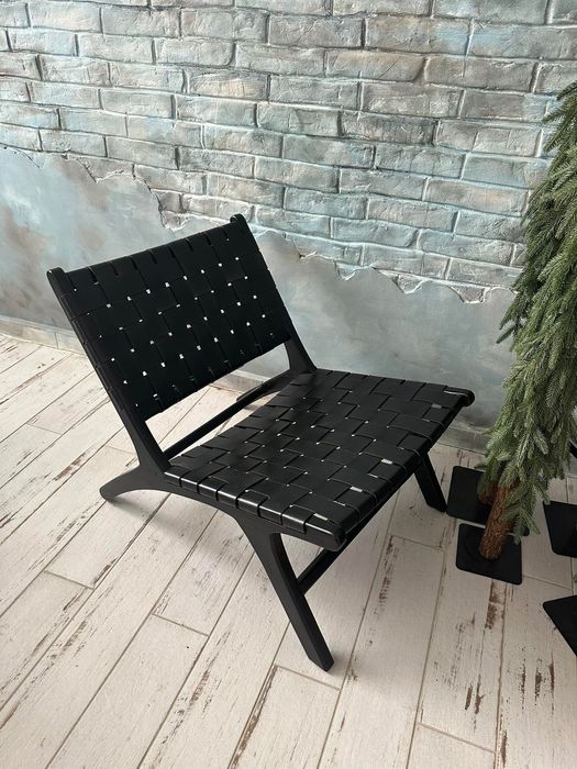 Уникално кресло от естествена черна кожа