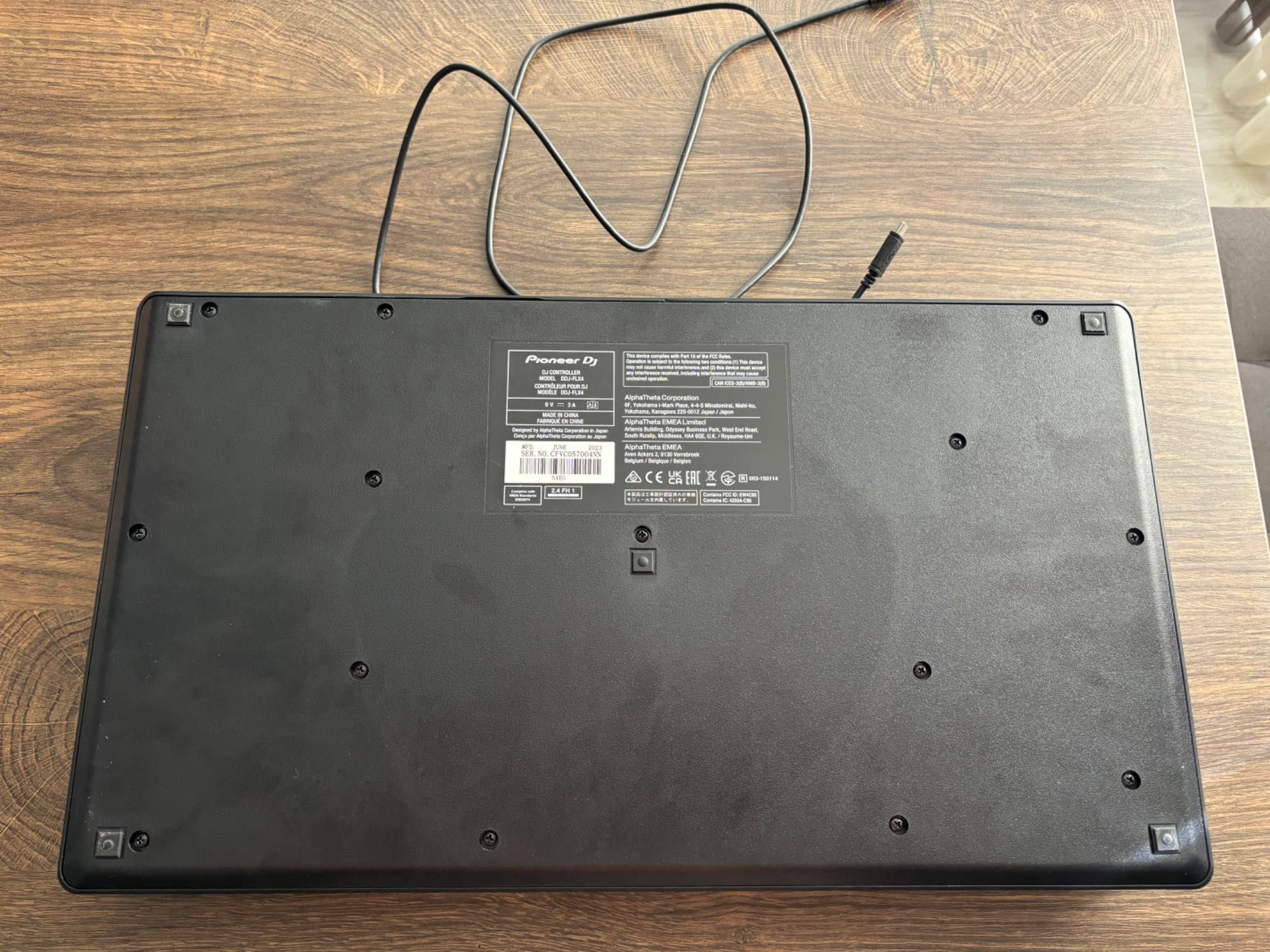 DJ Конзола Pioneer DDJ-Flx400 с кутия + слушалки HDJ-X5
