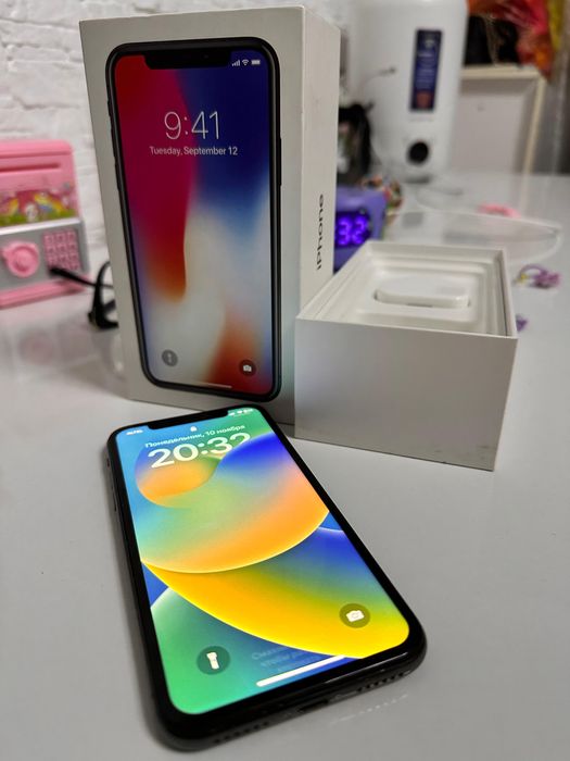 Продам iPhone X в хорошем качестве