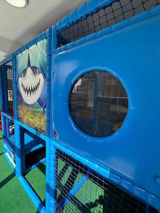 Ofer spre vânzare modular și trambulină pentru spații de joacă