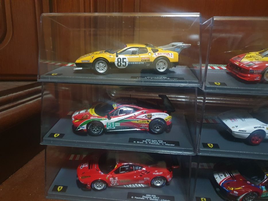 De vânzare lot machete Ferrari