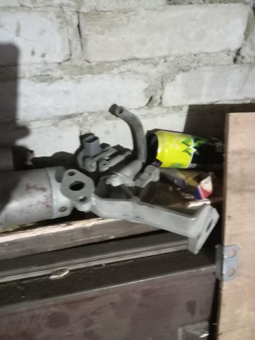 Продам клапан егр,впускной коллектор,дроссельную заслонку с двигателя