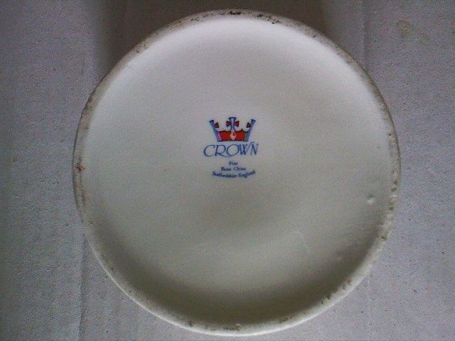 Untiera portelan fin vintage, model cu trandafiri, Crown, Anglia