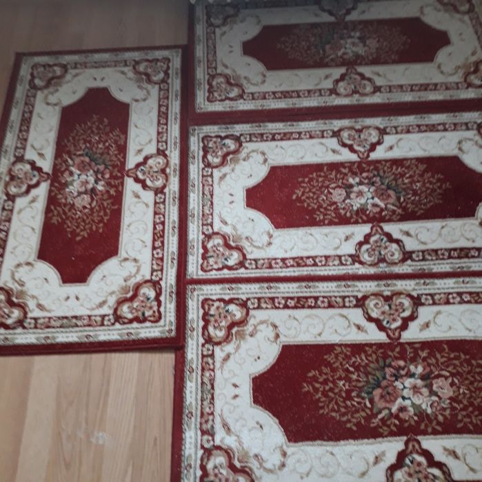 Set de 4 covor din lana pura100%, tot setul la 1200 lei