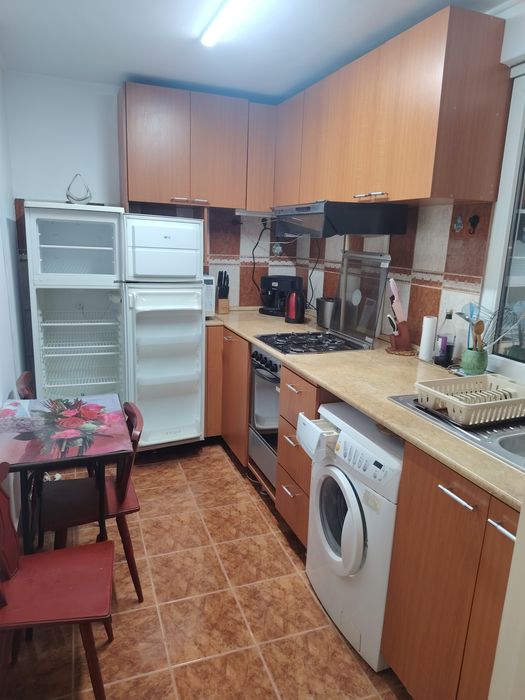 Eroii Revoluției langa metrou, decomandat,mobilat,utilat 370 de euro