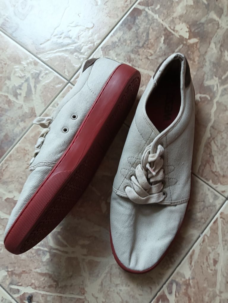 Сникърси WeSC Edmond
