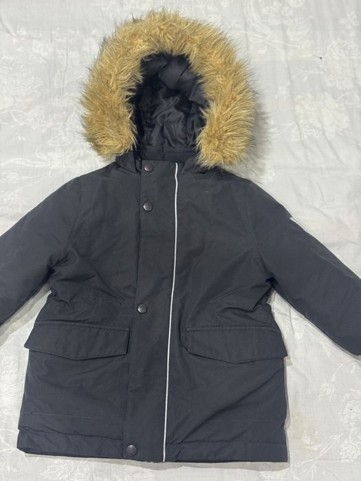 Продам зимнюю куртку на мальчика