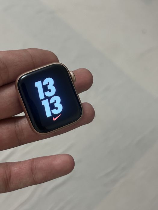 Apple watch se 40 mm Sotiladi