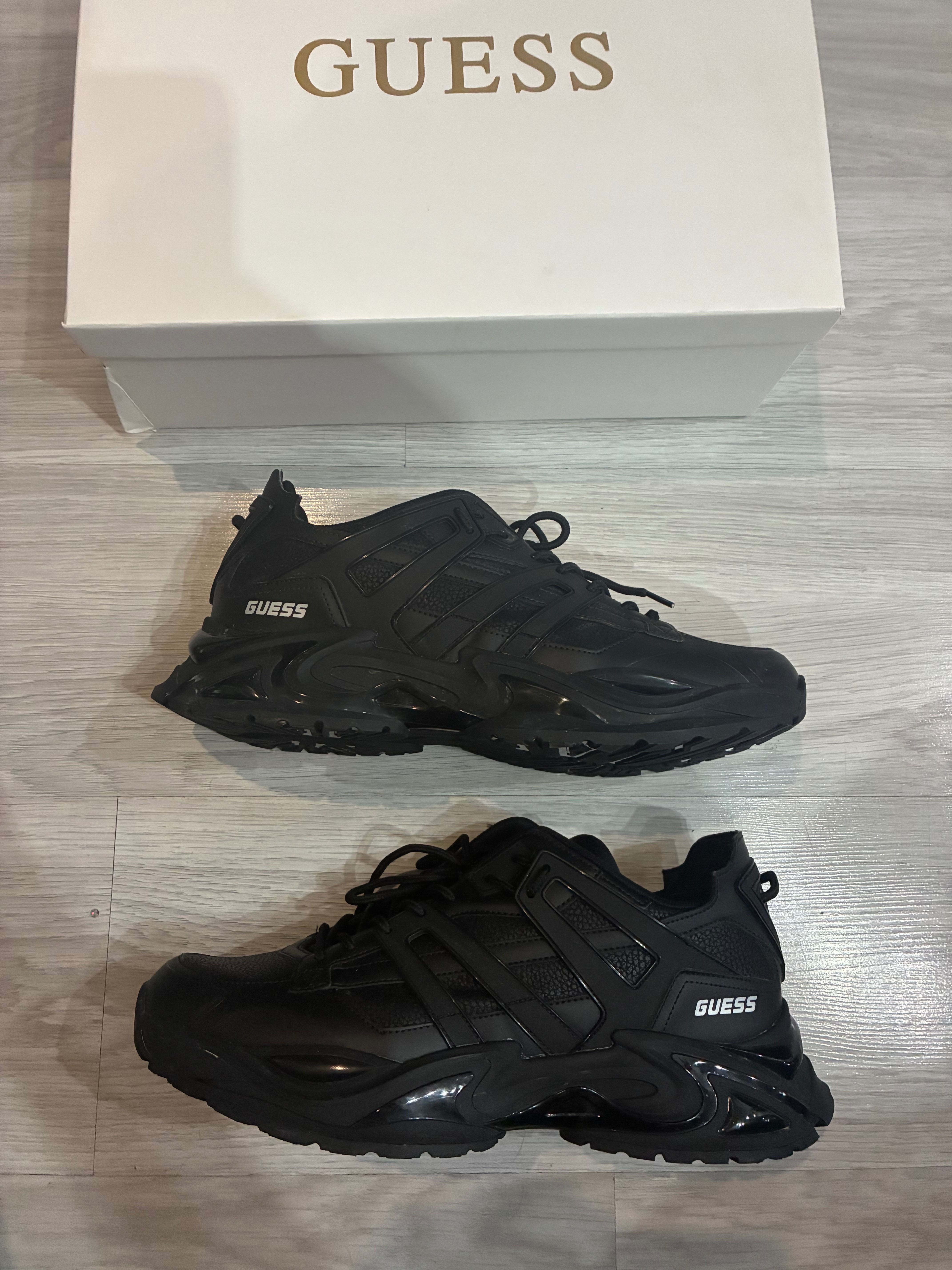 Оригинални Guess обувки – 45 номер (29 см), чисто нови