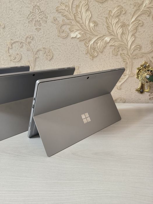 Microsoft Surface Pro 7 Plus 16GB 256GB