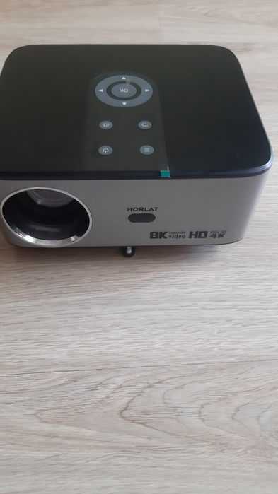 Vând videoproiector