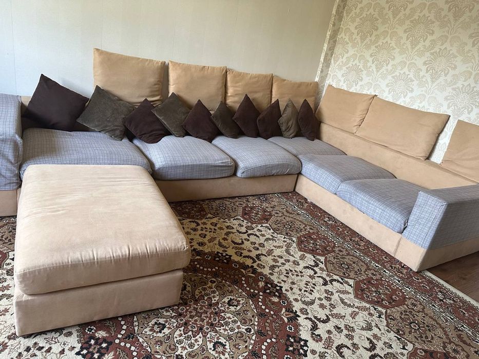 Holati, oʻrtacha  7 ta katta podushka 10 ha kichkina bor razmer katta