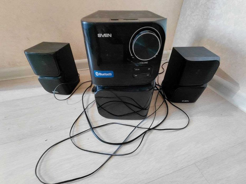 Колонки Sven с сабвуфером