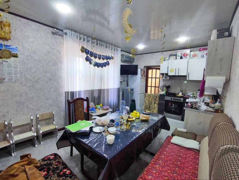 СРОЧНО !! Продаётся участок в Яшнабаде 3 соток 6 комнат