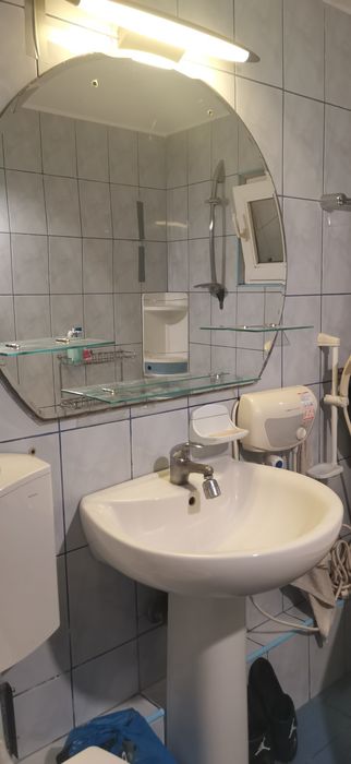 Chiuveta, oglinda baie și altele