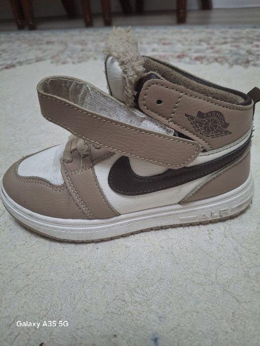 Кросовки зимние ..