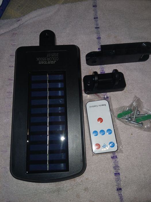 Lampa solară cu lumina super tare