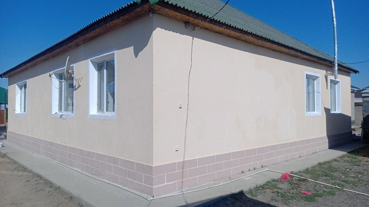 Продаётся 5ти комнатный дом. Находится по ул.Кетбугы би 20. 2016 г.п.