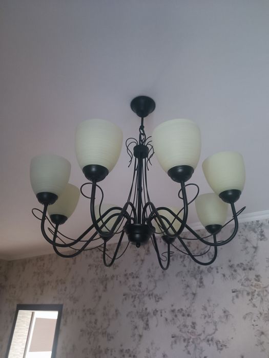 Продам люстру б/у