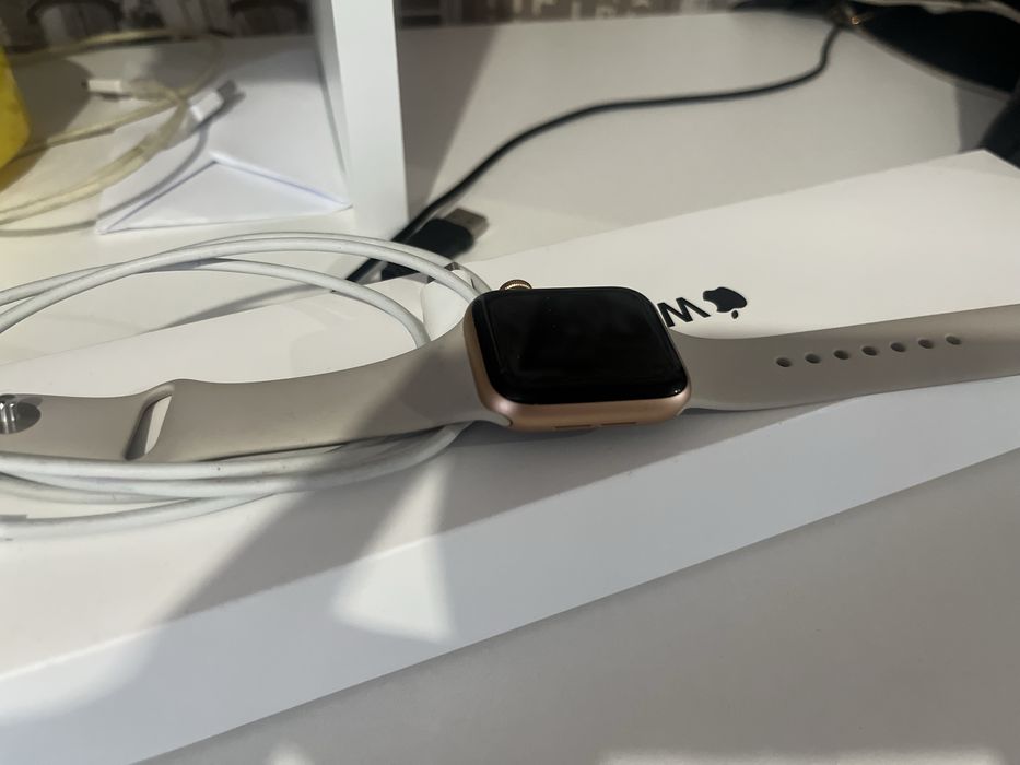 Apple wath продам se модель продам срочно