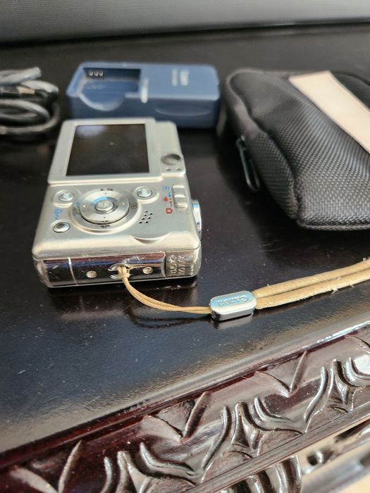 Cameră foto video CANON Ixus 40,perfect funcțională.