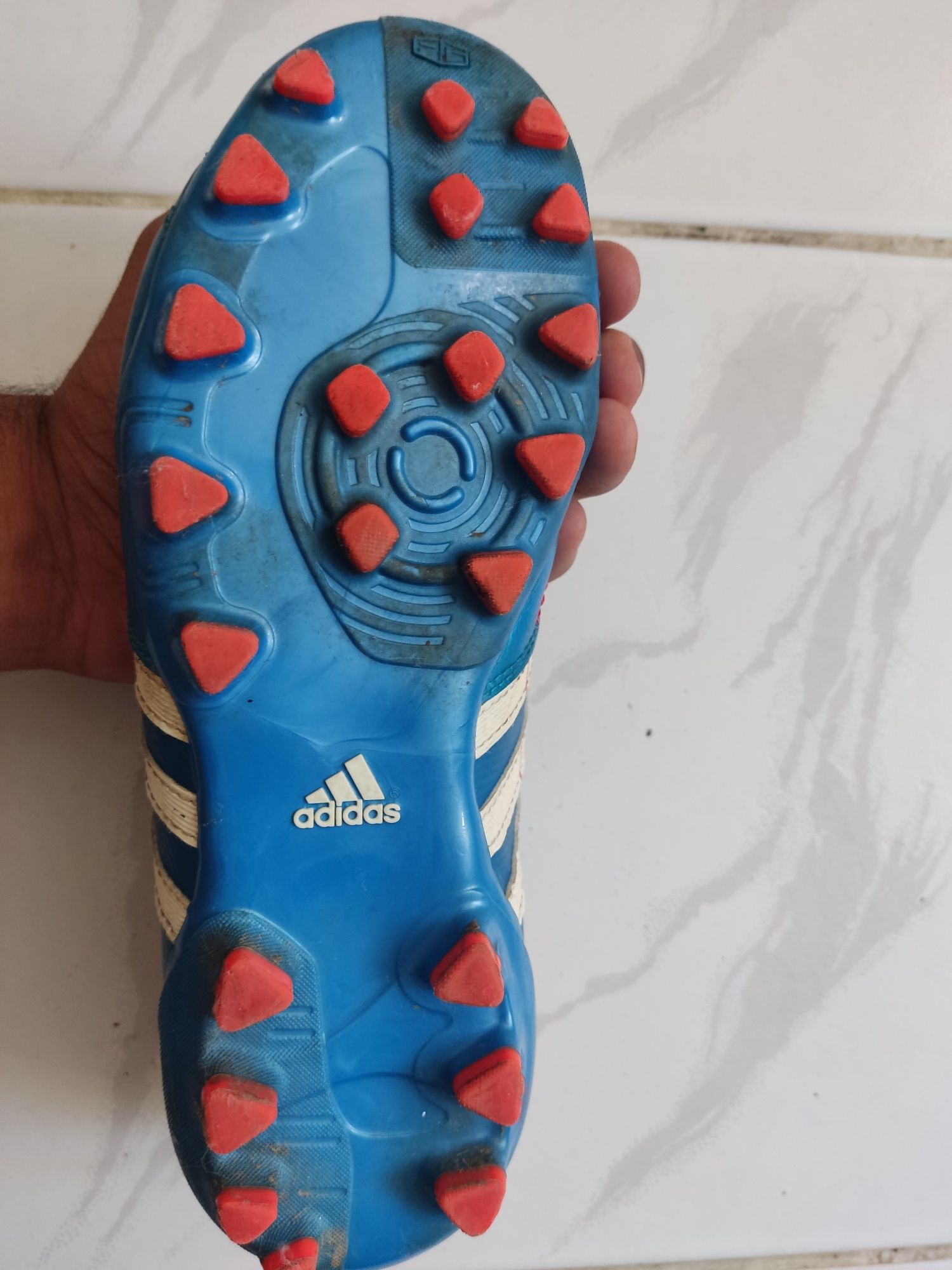 Ghete fotbal adidas 11 nova pro