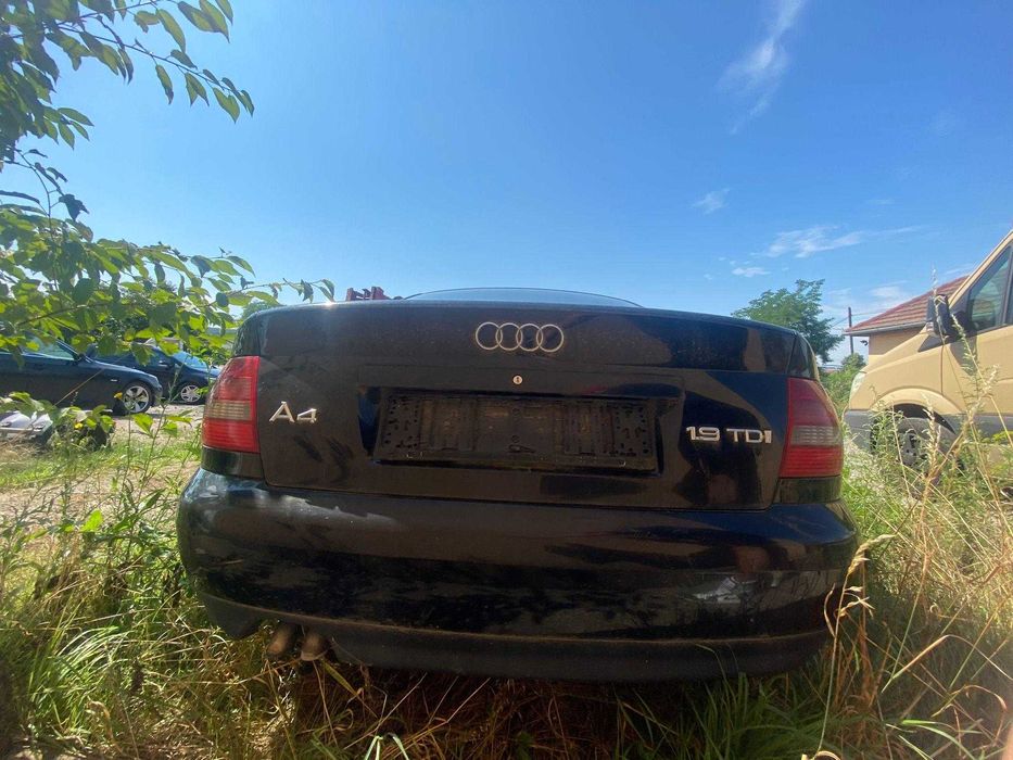 Vand Audi A4 B5 1.9 TDI PD 116CP pentru piese de schimb