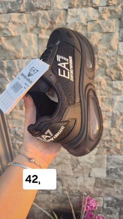 Adidași Armani Eaz