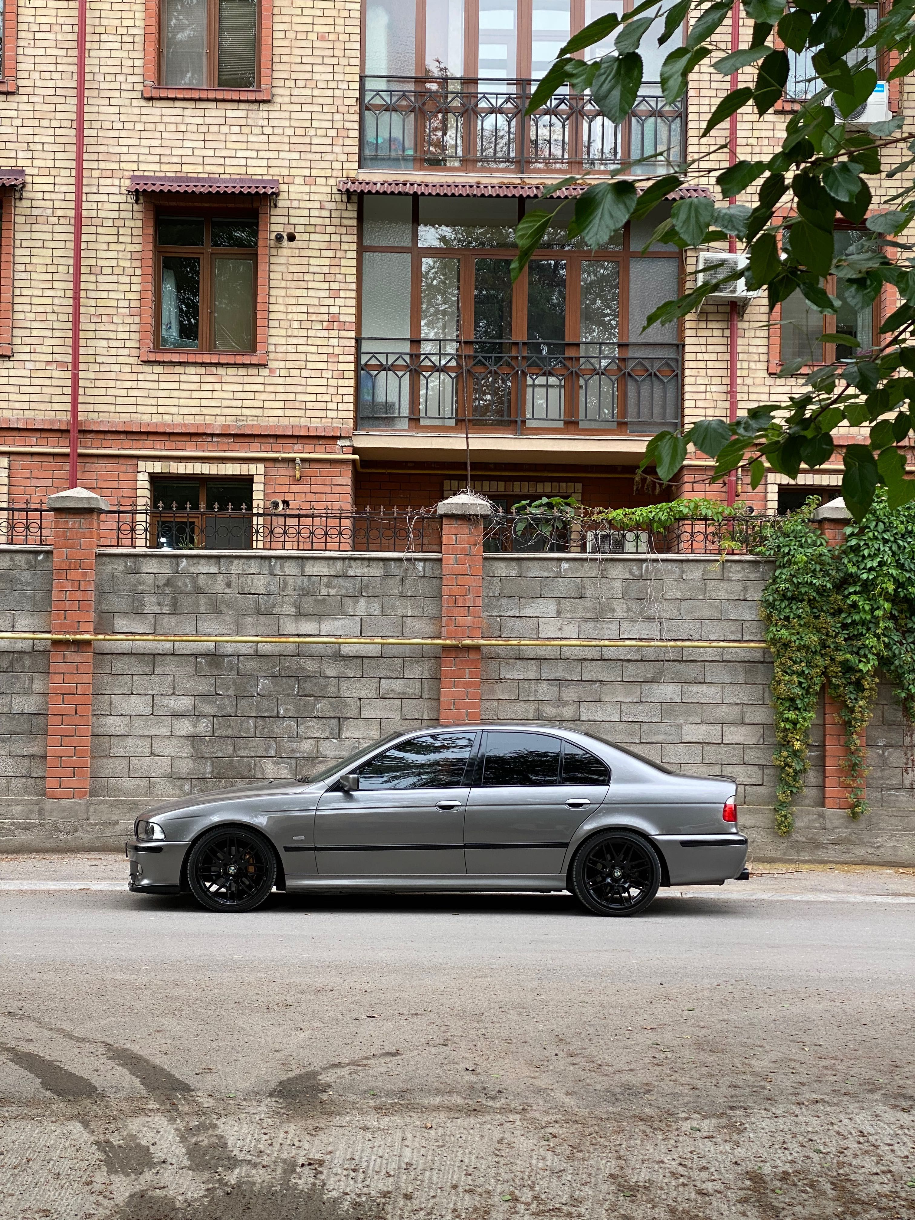 Продаётся e39 Bmw 530