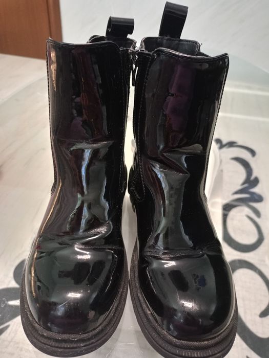 Децки лачени ботуши