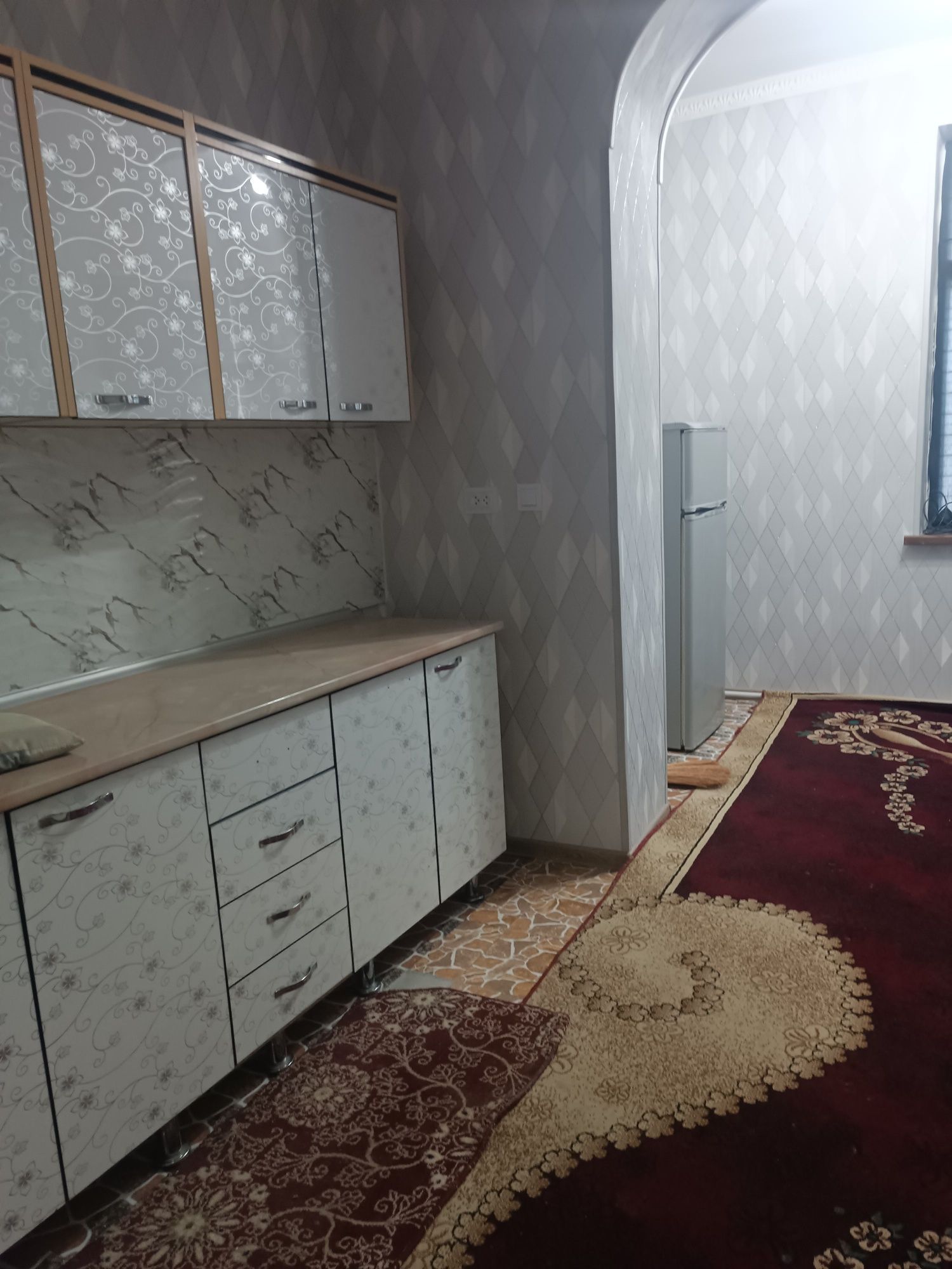 ijaraga qizlarni oladi