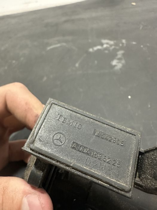 Senzor nivel baie ulei Mercedes ML 270 W163 2.7 cdi A0041535228