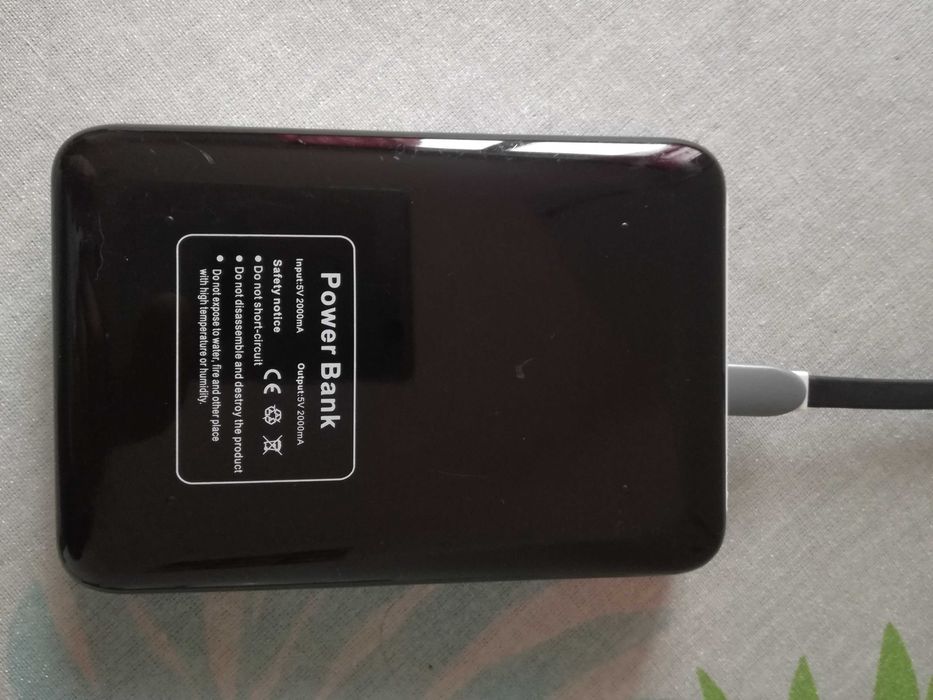 Adaptor AC->DC Incarcator 2,1A +++ Baterie Externa Power Bank 12500mAh