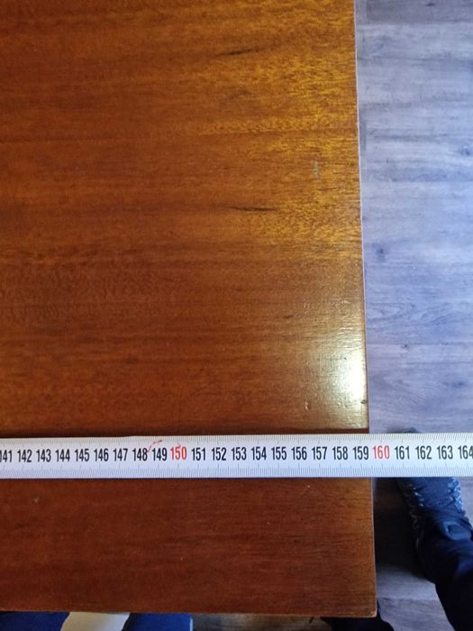 Трапезна маса от орех